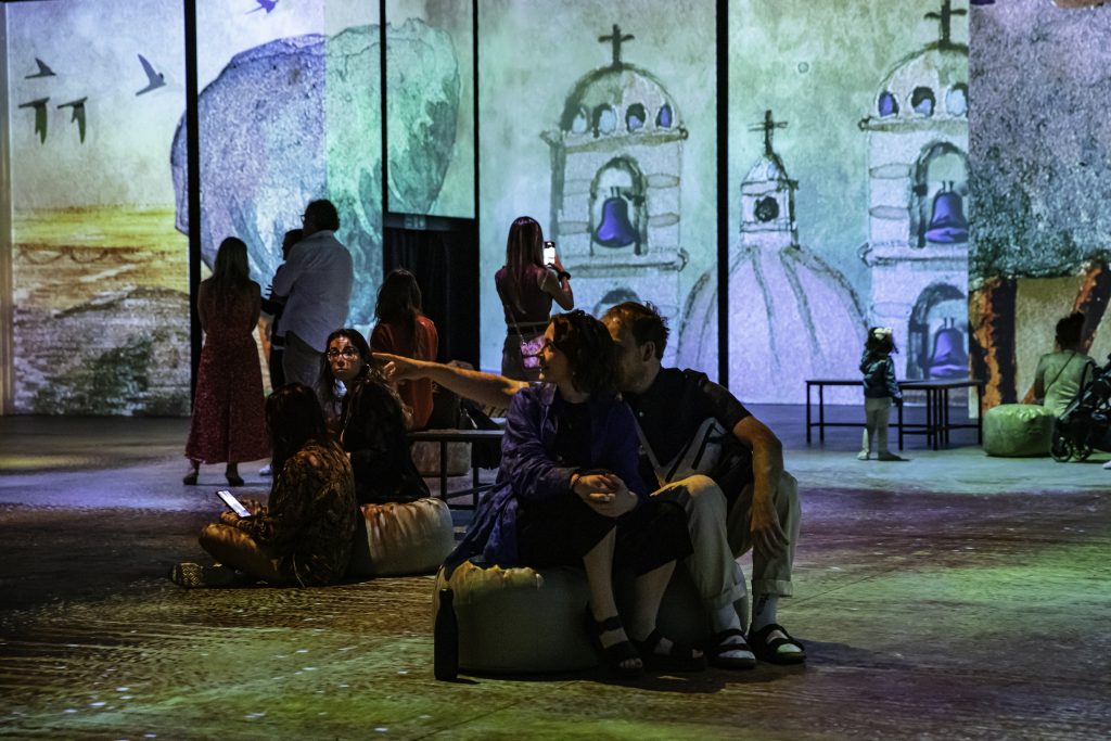 Users at the Immersive Gallery